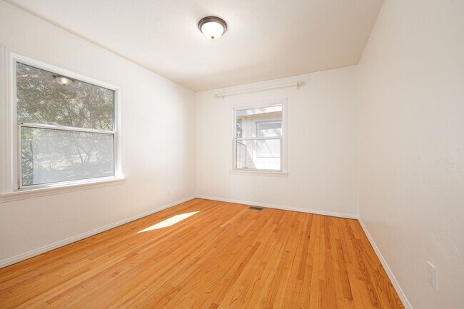 Building Photo - Recently Upgraded Detached Home with Large...