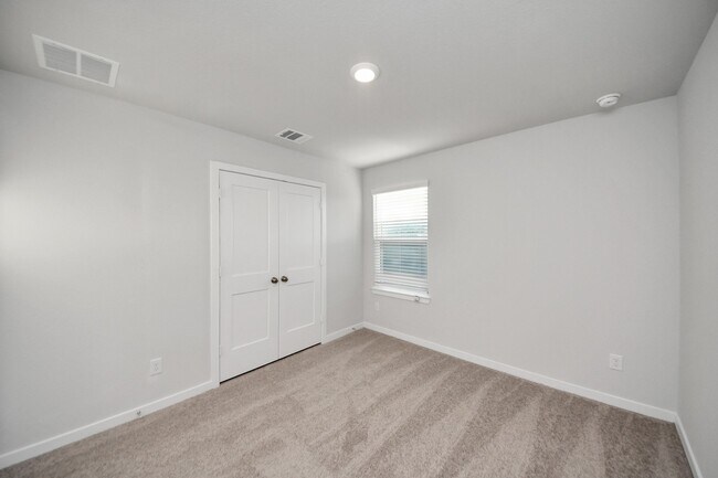 Building Photo - 32939 Silver Mdw Wy