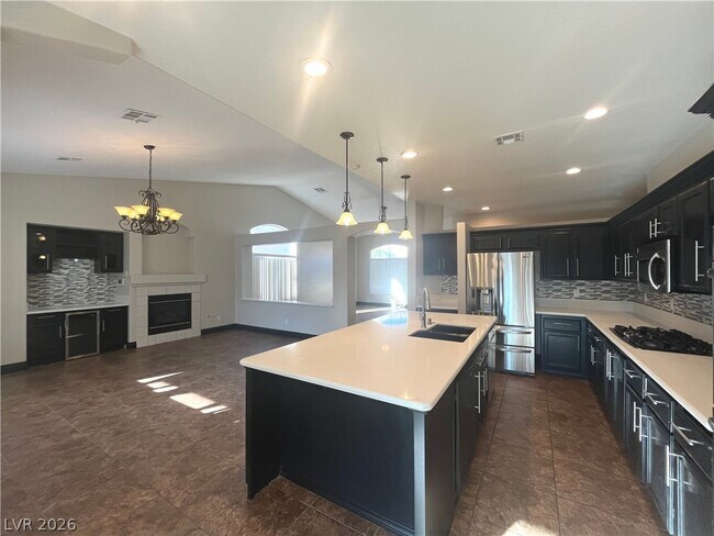 Building Photo - 1667 Tangerine Rose Dr