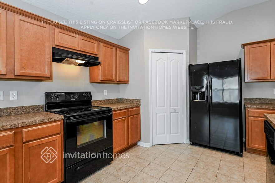 Building Photo - 9098 Gloucestershire Ct