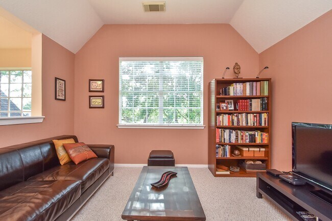 Building Photo - 1211 Deerbrook Dr