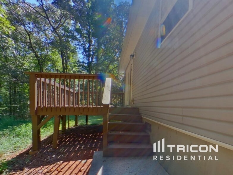 Building Photo - 699 Creek Stone Dr