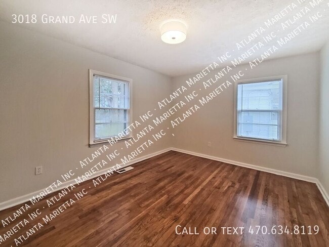 Building Photo - 3018 Grand Ave SW