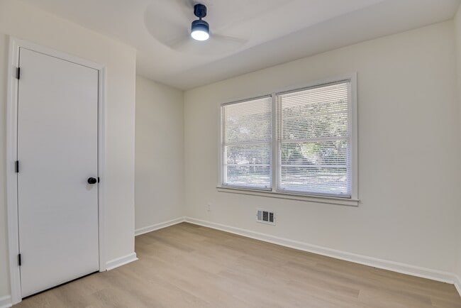 Building Photo - 2618 Providence Ct