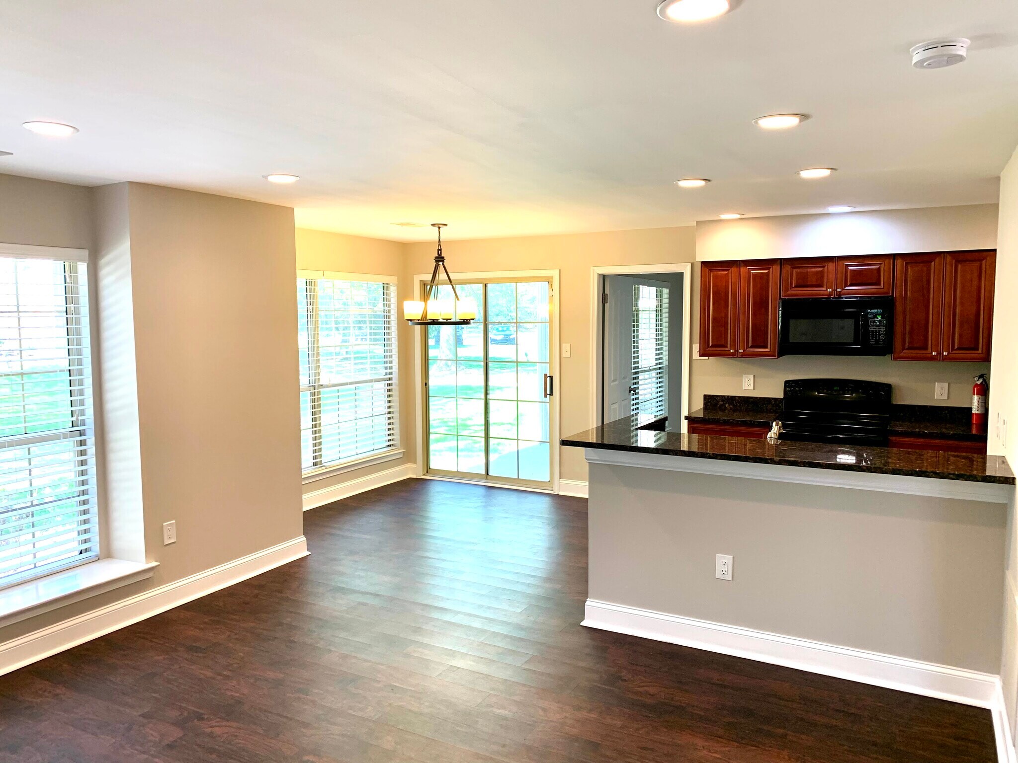 Building Photo - 1109 Foxmeadow Dr