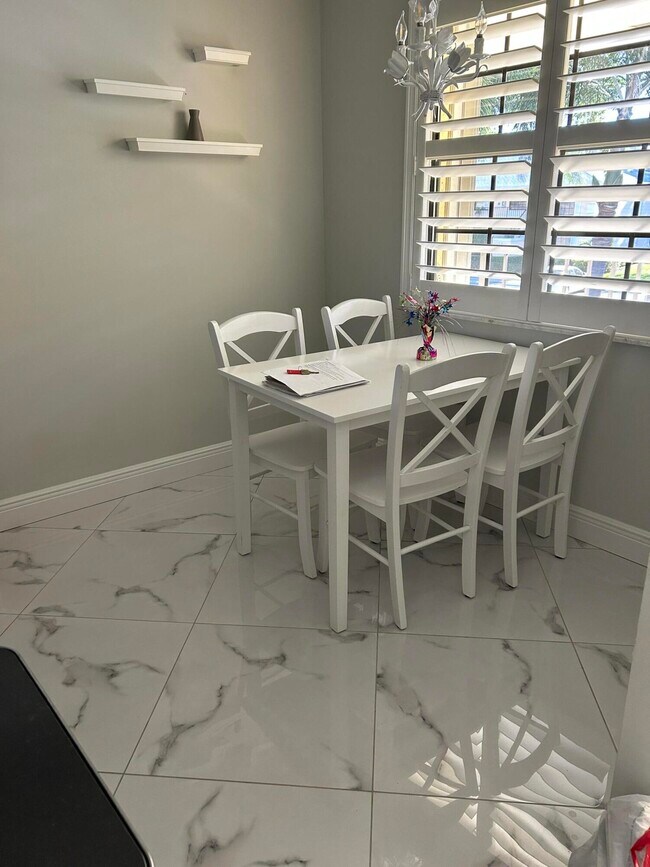 Building Photo - 1072 Keystone Dr