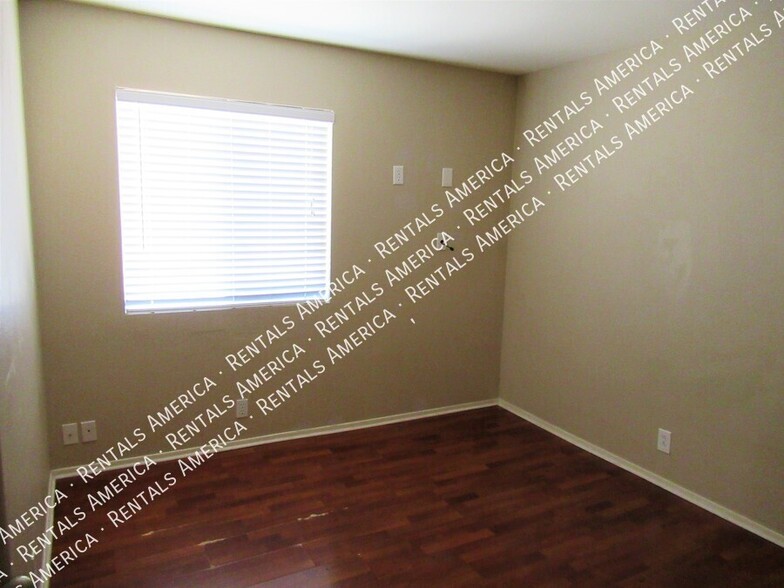 Building Photo - 16557 N 157th Ave