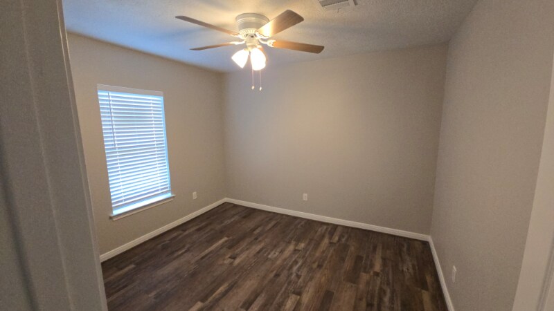 Building Photo - 2948 Elm Rd