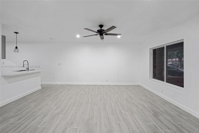 Building Photo - 7516 NW 44th Ct