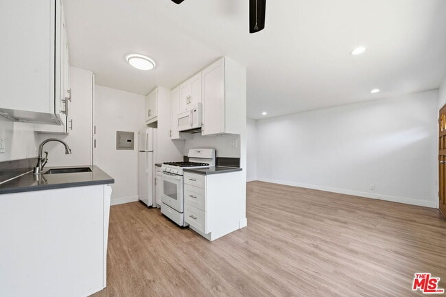 Building Photo - 2636 Kansas Ave