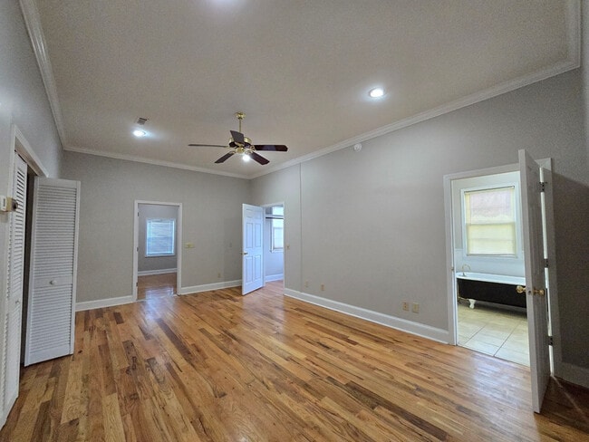 Building Photo - 900 Race Track Rd