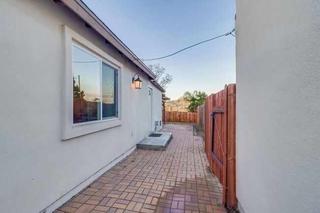 Building Photo - Barcelona Ridge Estates