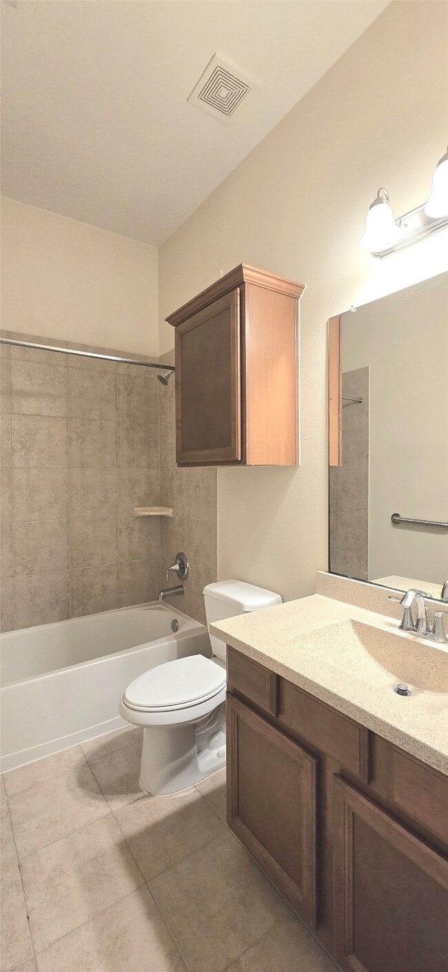 Building Photo - 12846 Northpointe Bend Dr