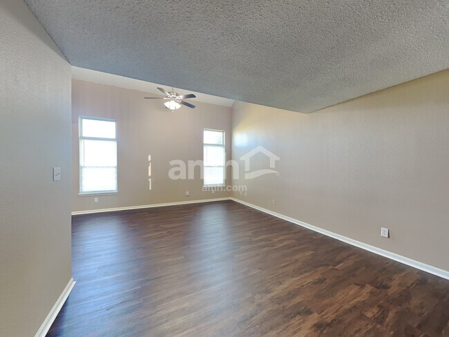 Building Photo - 1387 Egret Lane