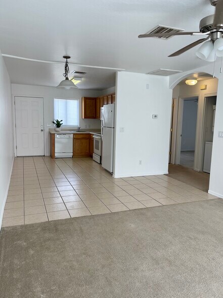 Building Photo - 3940 N Kioha Dr