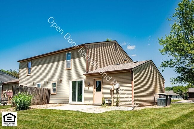 Building Photo - 5214 Vermont Ln