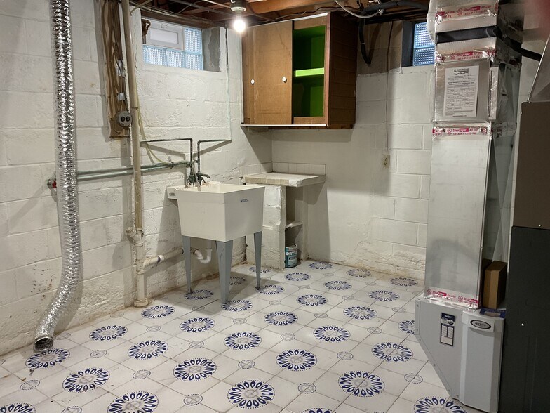 Building Photo - 211 Magnolia Ave