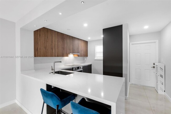 Building Photo - 8443 SW 137th Ave