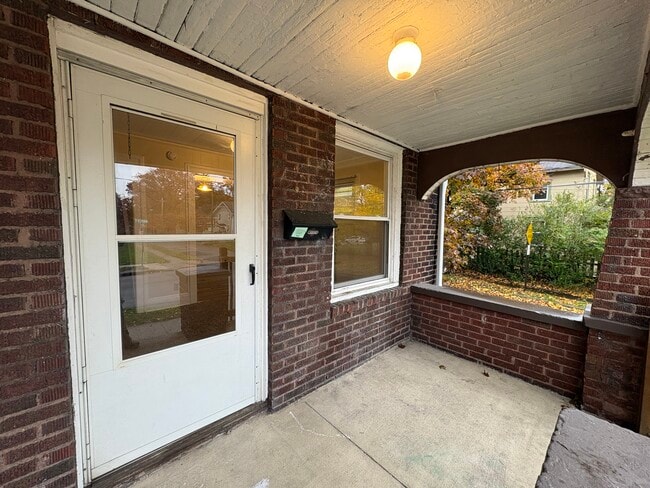 Building Photo - 1425 Marcy St