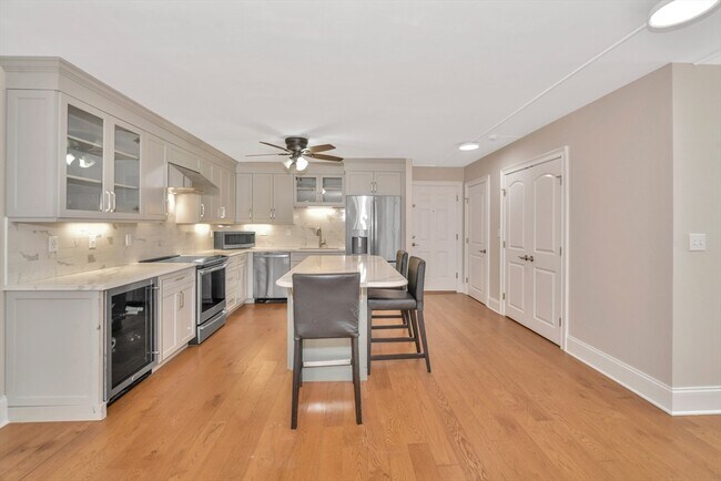 Building Photo - 125 Coolidge Ave