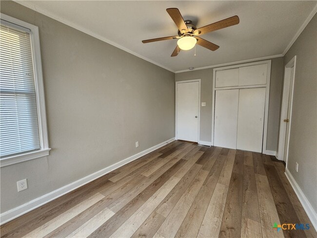 Building Photo - 564 Laurel Ln