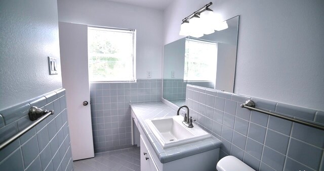 Building Photo - 2119 Flamingo Dr