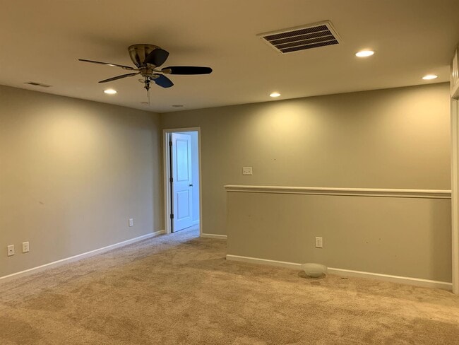 Building Photo - 204 Princess Pl