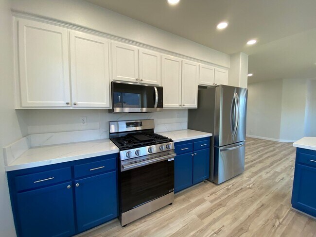 Building Photo - Beautiful Remodeled Home in Carlsbad Village!
