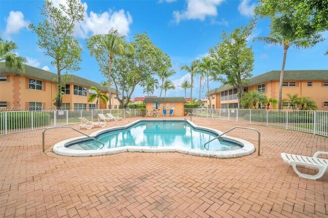 Building Photo - 770 SE 2nd Ave