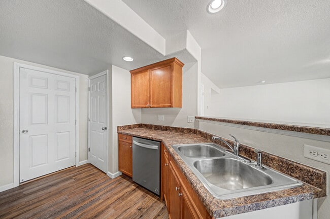 Building Photo - 4210 Rosalie St