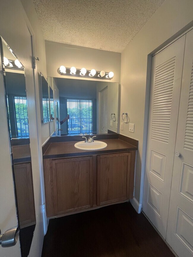 Building Photo - ONE BEDROOM ONE BATHROOM!! WATERFRONT COMMUNITY