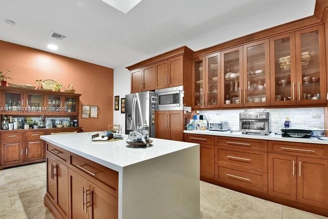 Building Photo - 5425 SW 190th Ave