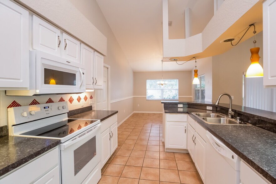 Building Photo - 2607 Pine Valley Dr