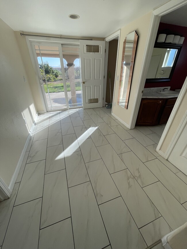 Building Photo - 8302 Bailey Rd