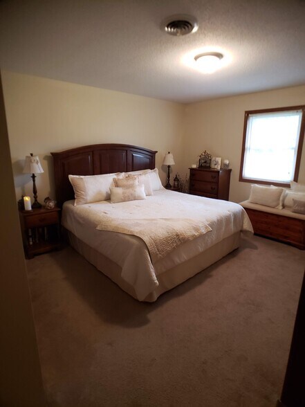 Building Photo - 1103 Sandra Ct