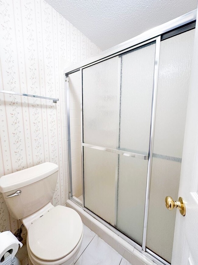 Building Photo - No HOA 3 bedroom home with whole house generator!