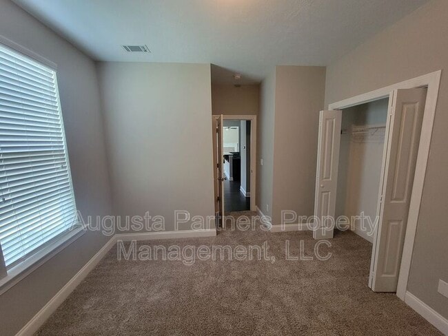Building Photo - 1733 Ethan Way
