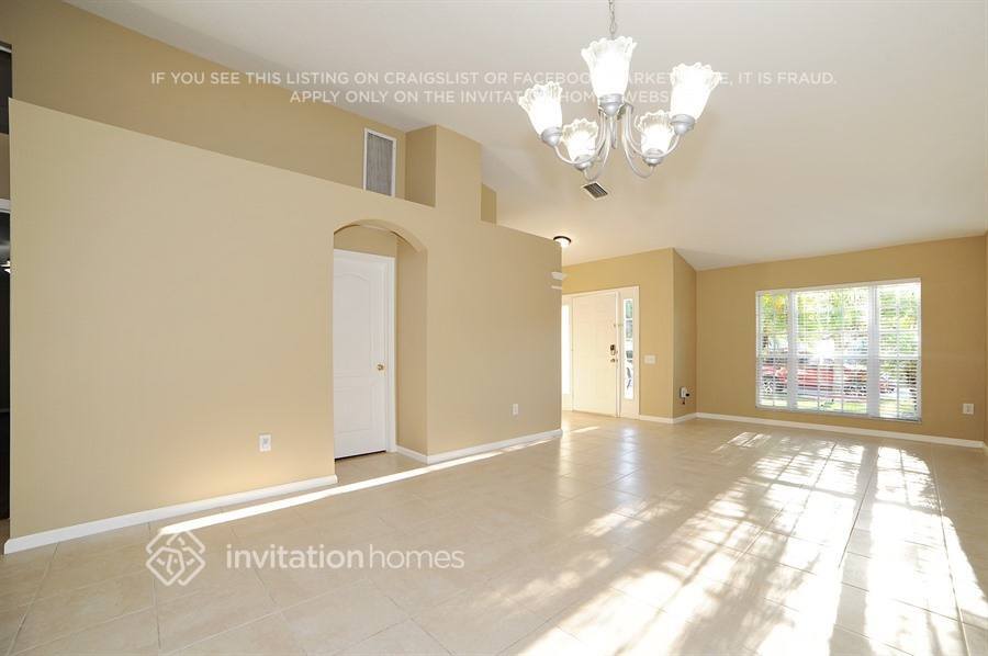 Building Photo - 25401 Lexington Oaks Blvd