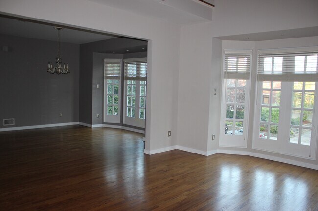 Building Photo - 5309 Ellsworth Ave