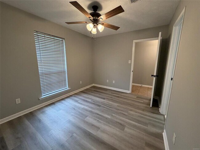 Building Photo - 463 Durden Rd