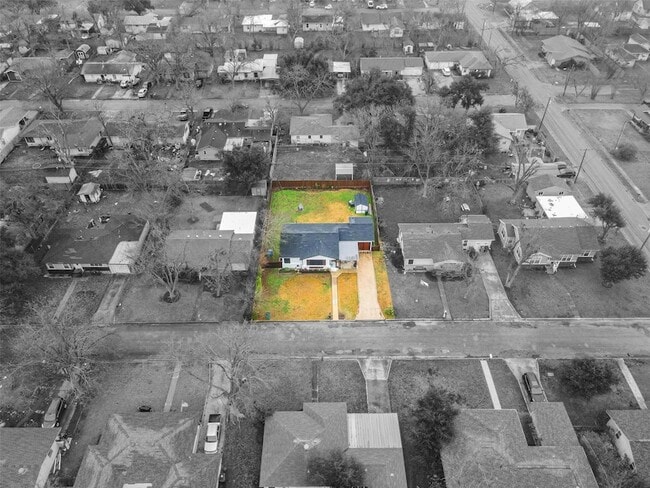 Building Photo - 1011 Gilmore St