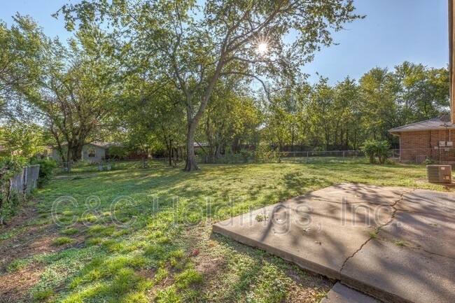 Building Photo - 2427 S 126th E Ave