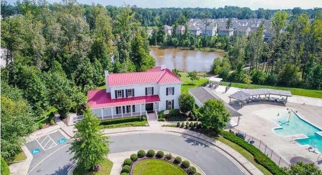 Building Photo - 8083 Rutland Village Dr