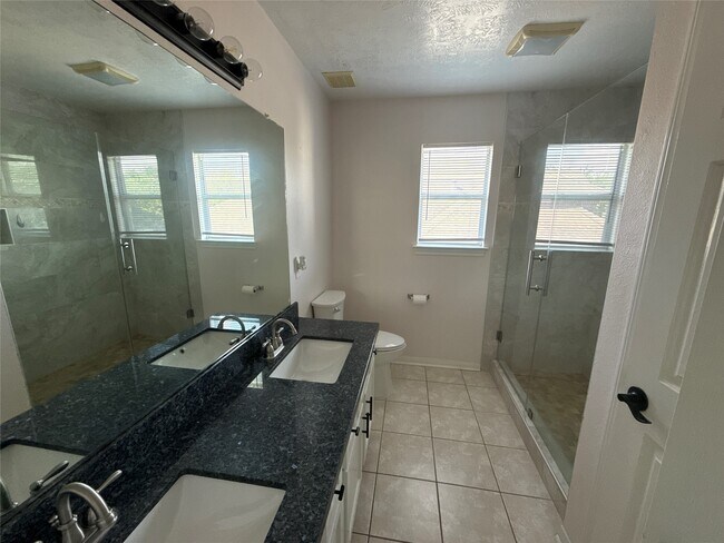 Building Photo - 7819 Blue Stream Ct