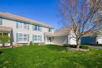 Building Photo - Fully Furnished Executive Condo