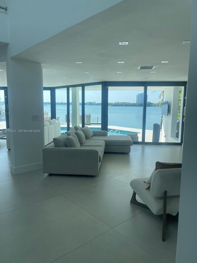 Building Photo - 7720 Miami View Dr