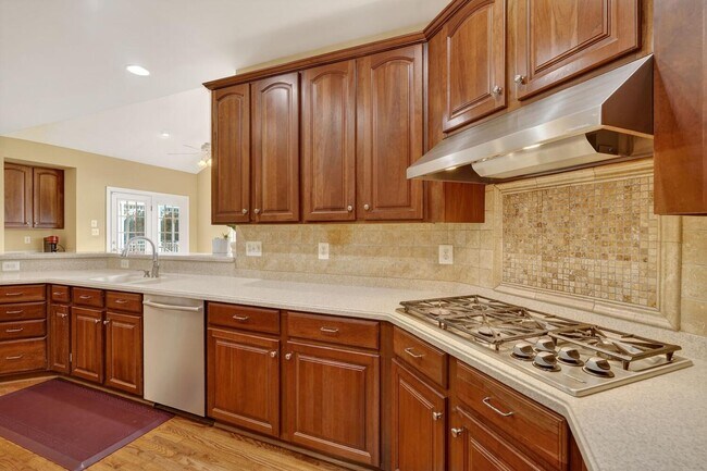Building Photo - 401 Hilton Head Ct