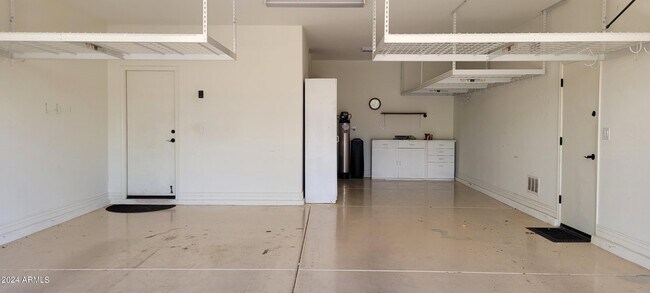 Building Photo - 27057 N Skipping Rock Rd