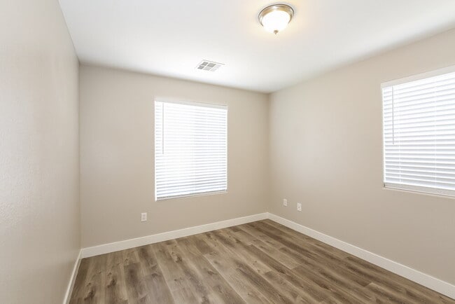 Building Photo - 9466 Havasu Canyon Ave
