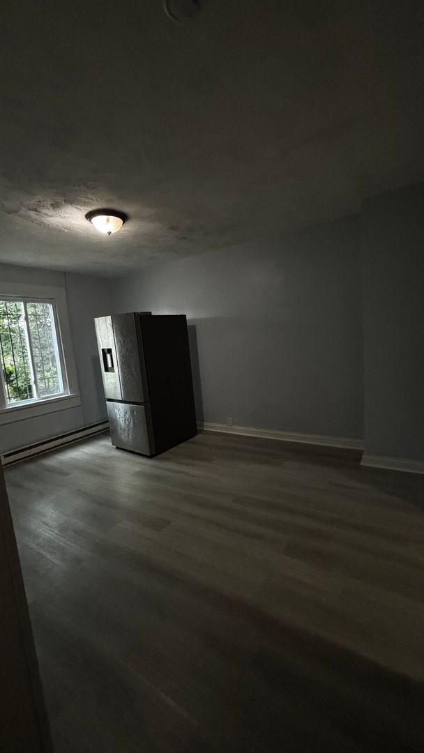 Building Photo - Charming 3-bedroom, 1-bathroom home locate...